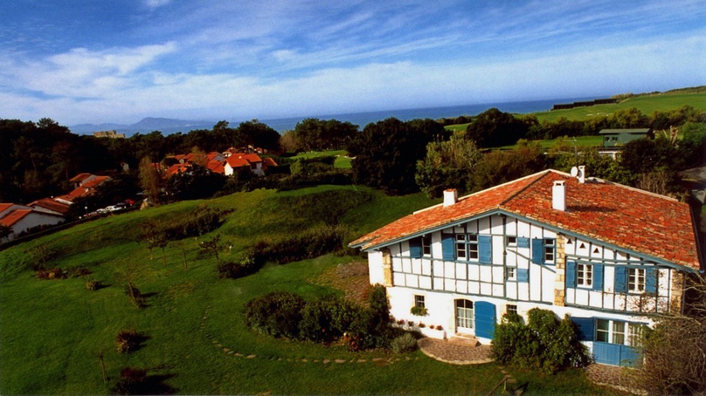 Image de prise d'une grue de la Chambre d'hôte Irigian